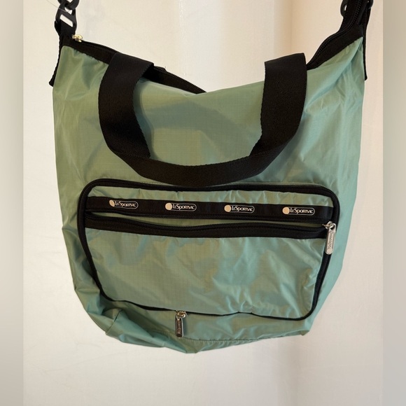LESPORTSAC PACKABLE SLIM TOTE CROSSBODY SHOULDER BAG IN SPRING LEAF GREEN NEW - Picture 3 of 4